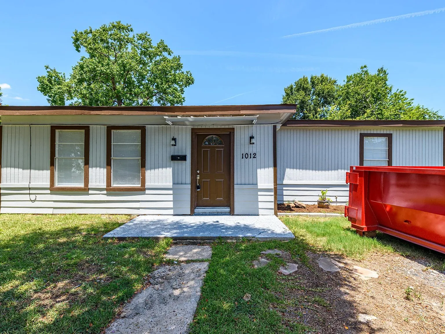 3 bed, 2.0 bath, 1503 sqft, $1,950 — Photo 3
