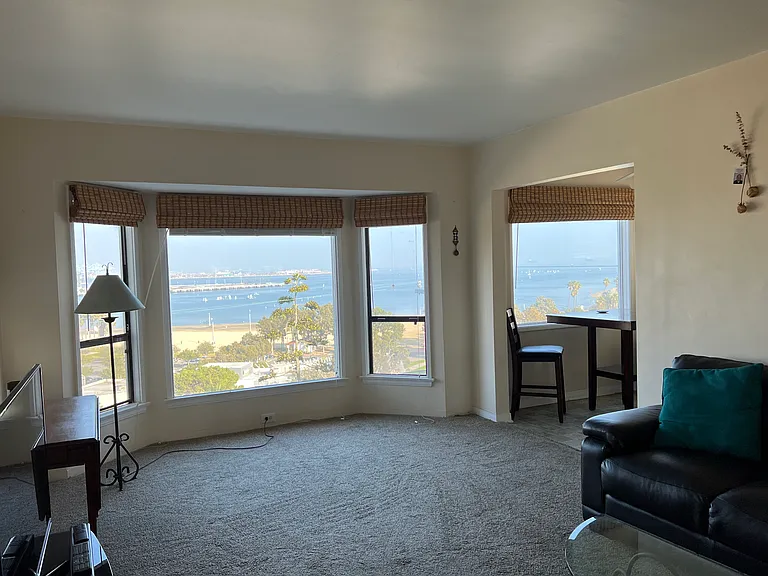 3700 Bluff Pl #3702.5 — Photo 2