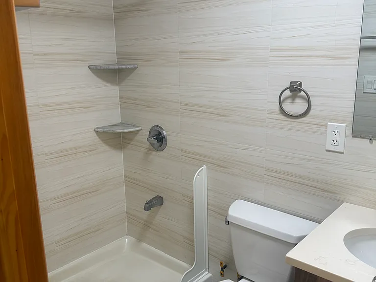 72 Van Buren St #1 — Photo 5