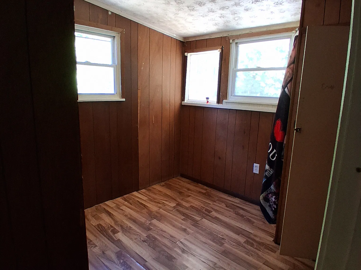 3 bed, 936 sqft, $1,200 — Photo 3