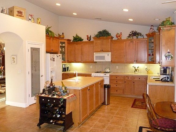 Entertainer\'s kitchen