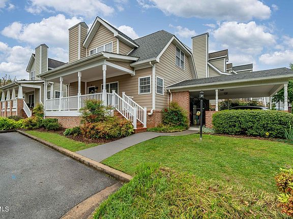 5th image of 11 Charleston Ct #11