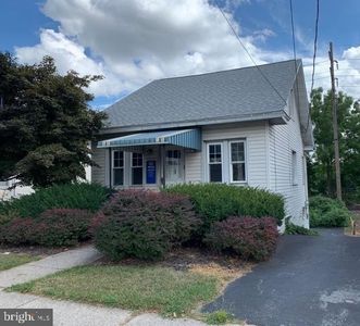 2038 Penn Ave, West Lawn, PA, 19609
