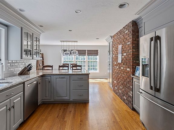 5th image of 14 Hidden Brick Rd