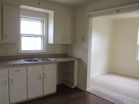 2nd image of 13817 Eastwood Blvd