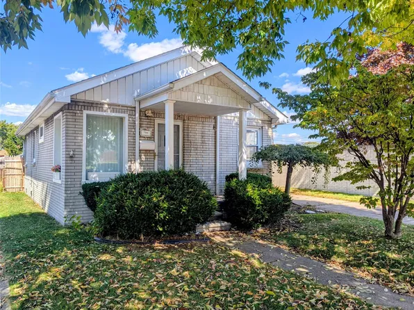 7399 Gronow Ave, Center Line, MI 48015