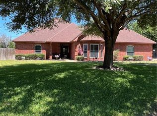 330 April Ln, Hewitt, TX 76643