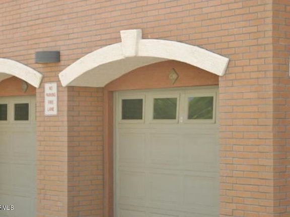 4th image of 420 W 1st St Unit 107