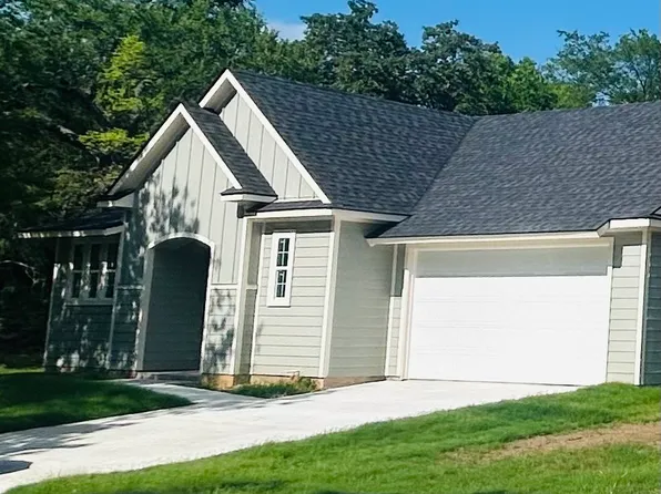 1300 S Chandler Ave, Denison, TX 75020