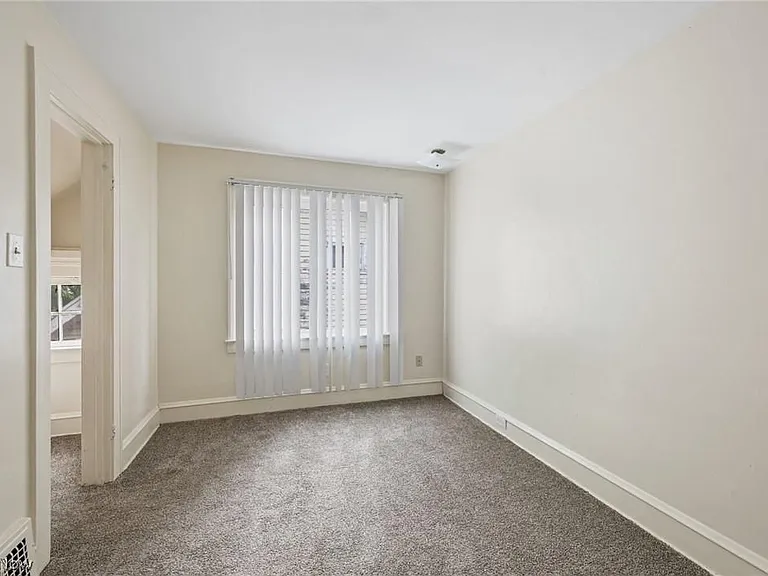 11715 Rutland Ave — Photo 16