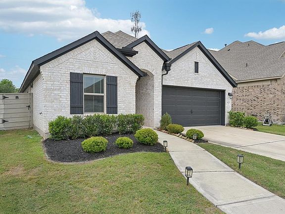 3rd image of 4626 Crest Hill Drive