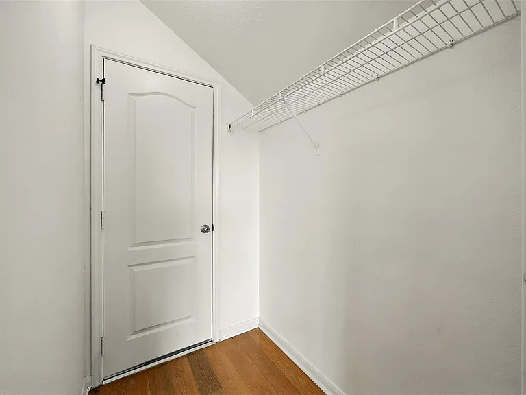 9219 Gilbert Hollow Dr — Photo 37