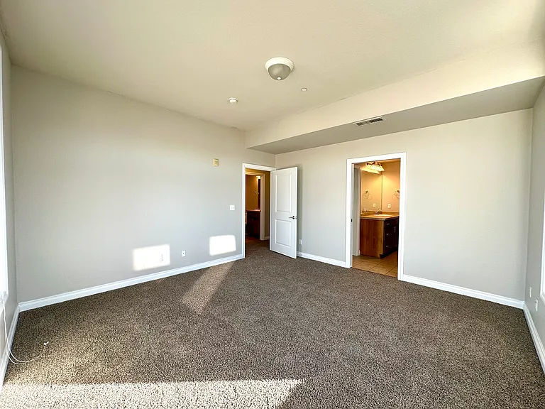 1284 N Downing St #504 — Photo 20