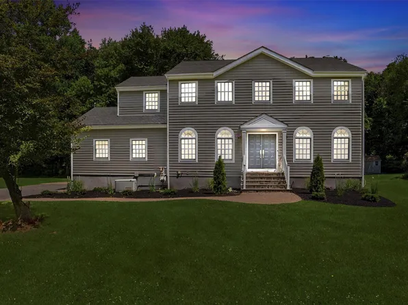 2463 Pinetree Place, Yorktown Heights, NY 10598