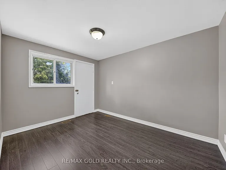 204 Taysham Cres #UPPER — Photo 10