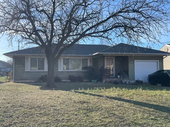 1004 S 11th St, Kingfisher, OK 73750
