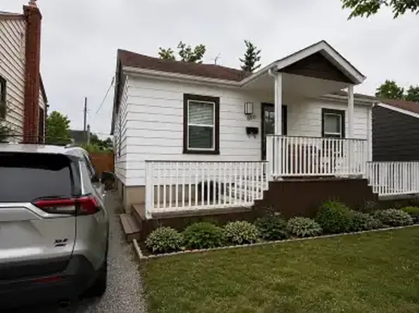 680 Stormont St #1A, Peterborough, ON K9H 6A6