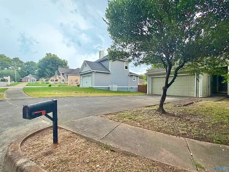 105 Sugarwood Ct — Photo 29