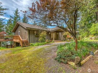 121 Switchback Rd, Eastsound, WA 98245