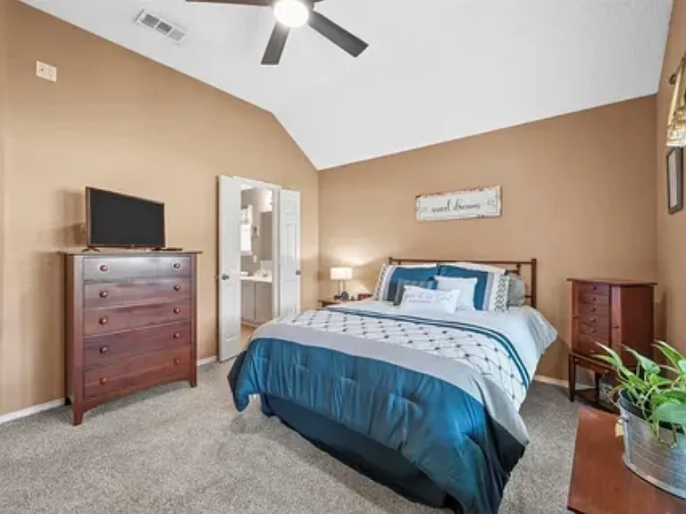 117 E Forestwood Dr — Photo 7