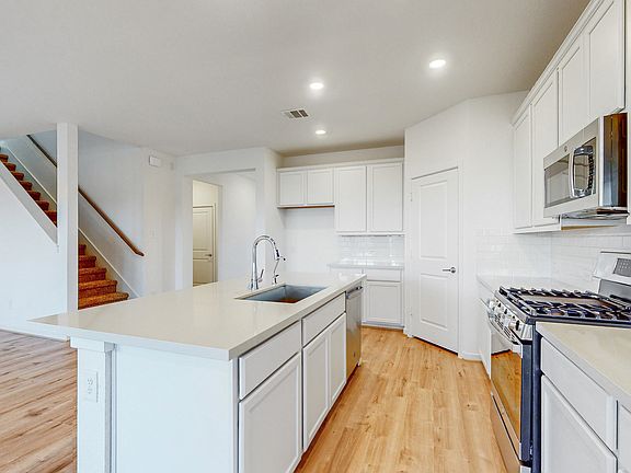 5th image of 21826 Redwood Bluff Trl
