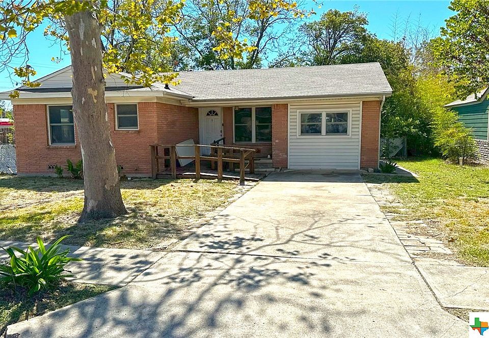 1st image of 204 Teinert Ave