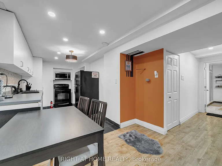 195 John Bowser Cres — Photo 12