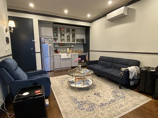 Rented by Lodger Corp | media 38