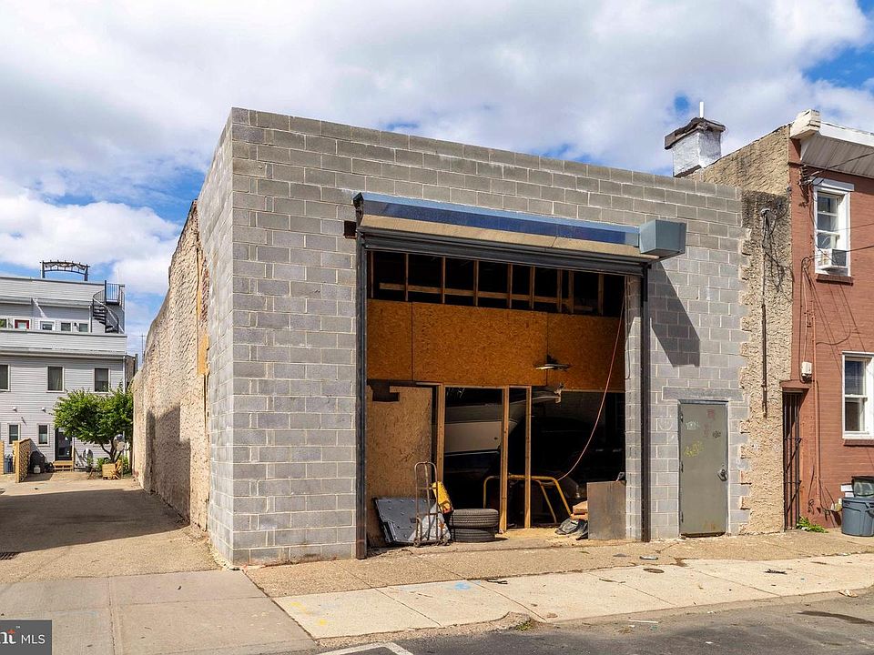 1st image of 2009 E York St