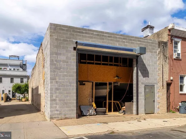 2009 E York St, Philadelphia, PA 19125