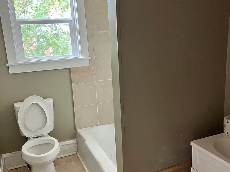 256 Columbia St #2 — Photo 6