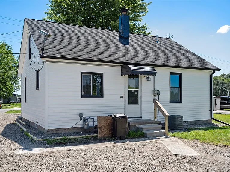 7784 River Rd — Photo 4