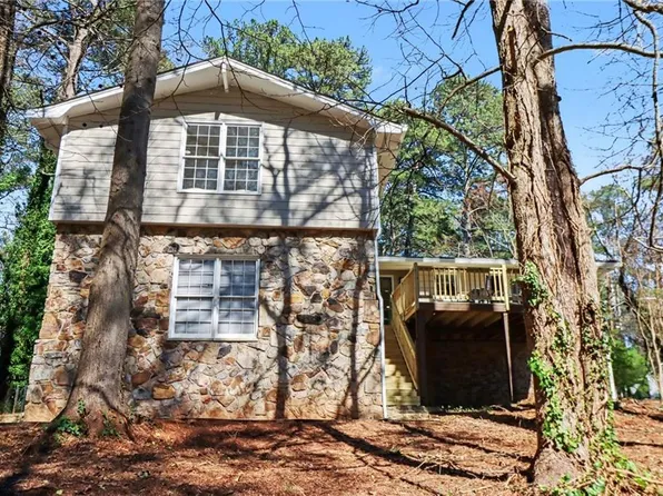 4820 Banner Elk Dr, Stone Mountain, GA 30083