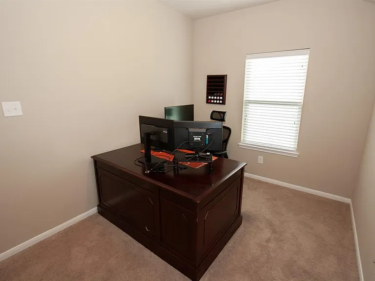 1508 Brook Hollow Dr — Photo 13