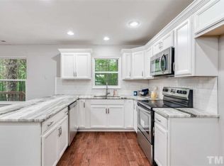 107 Kerrwood Ln, Cary, NC 27513