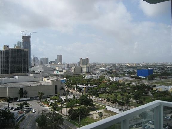 2nd image of 1900 N Bayshore Dr #1719