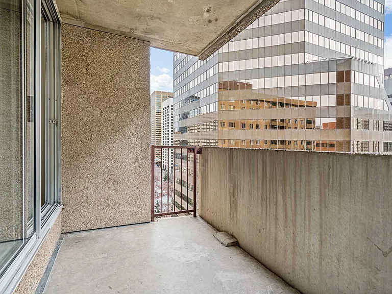 815 4th Ave SW — Photo 28