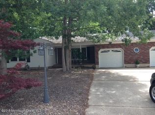 327 Lighthouse Dr, Manahawkin, NJ 08050