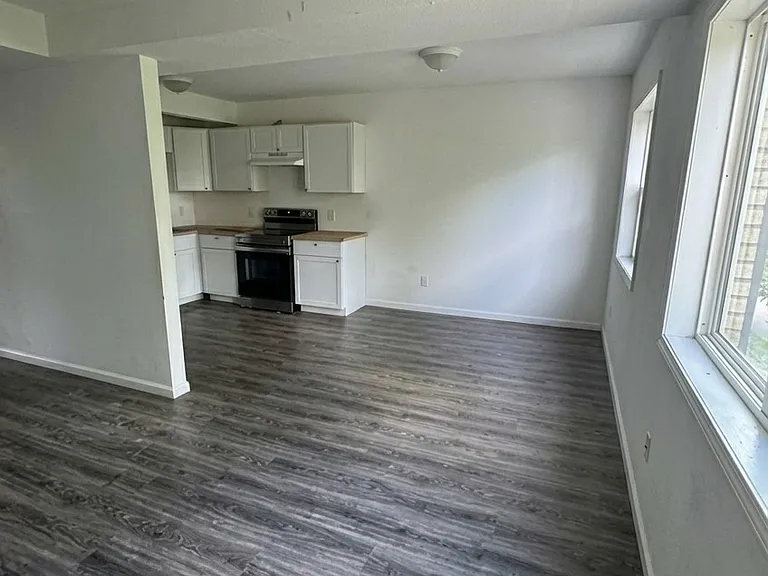 2034 Catalpa Dr #E — Photo 2
