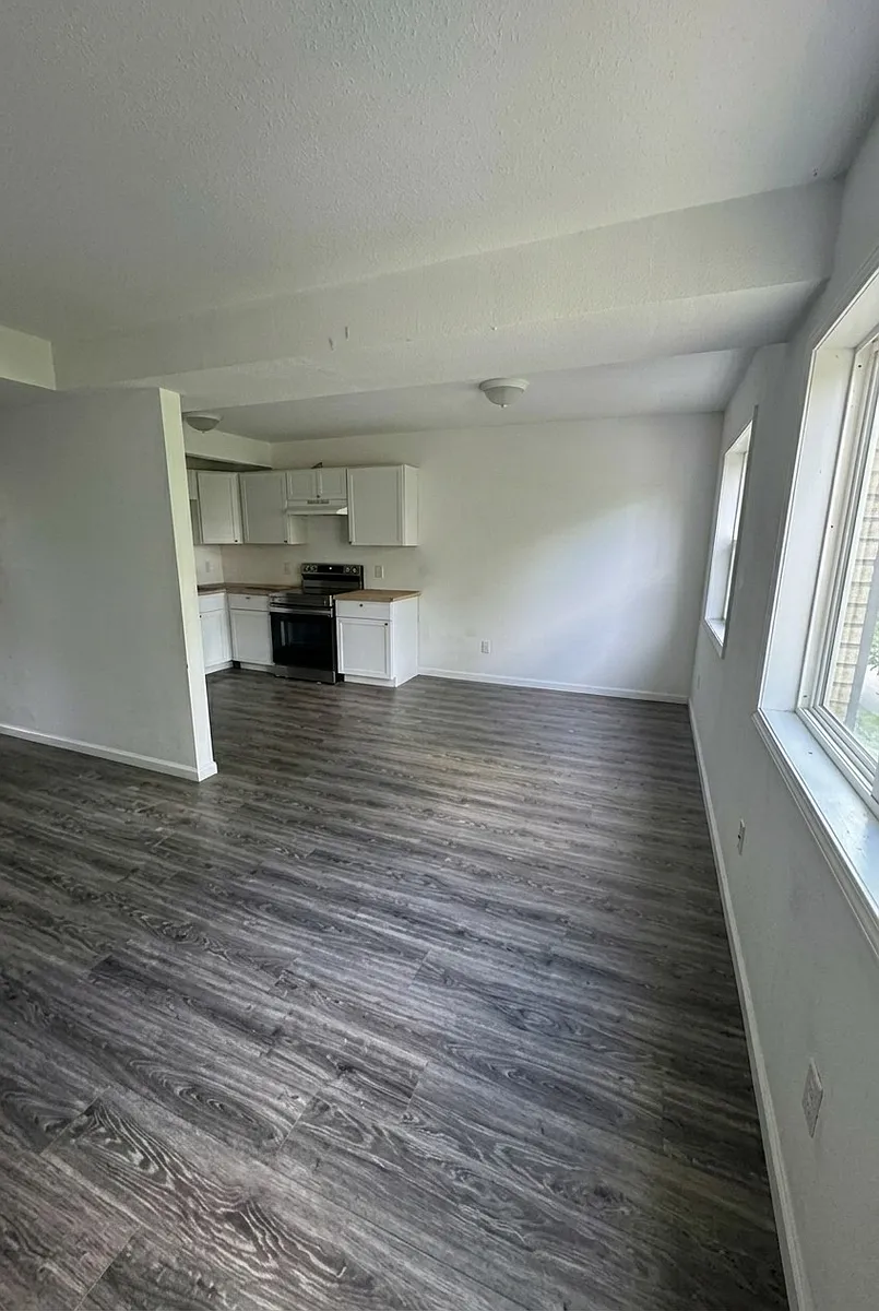 Building Photo - 2034 Catalpa Dr #E