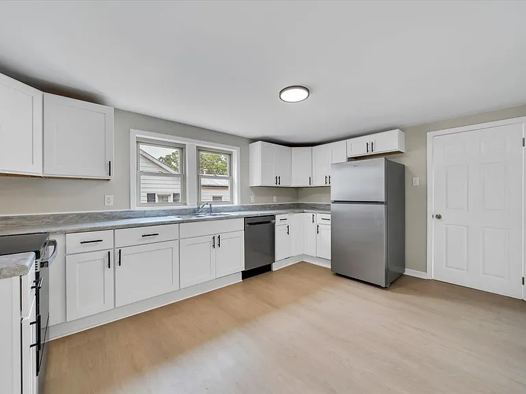 4532 Tacoma St NE — Photo 5