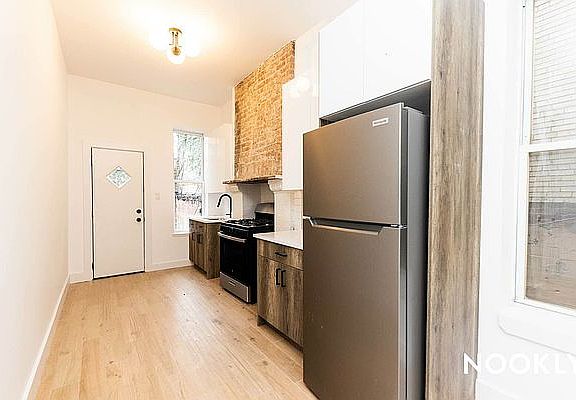 2nd image of 319 Hart St #2