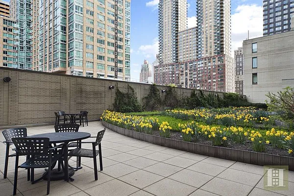 Rented by Halstead Real Estate | media 17