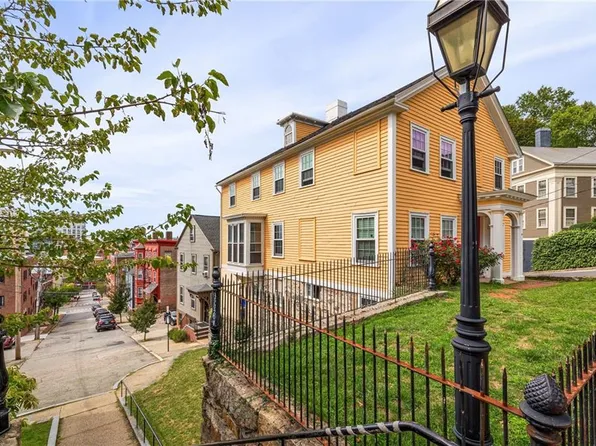 34 Congdon St, Providence, RI 02906