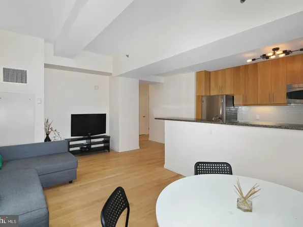 1425 Locust St Unit 4B, Philadelphia, PA 19102