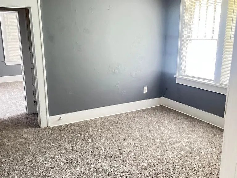 628 W Locust Ave — Photo 8