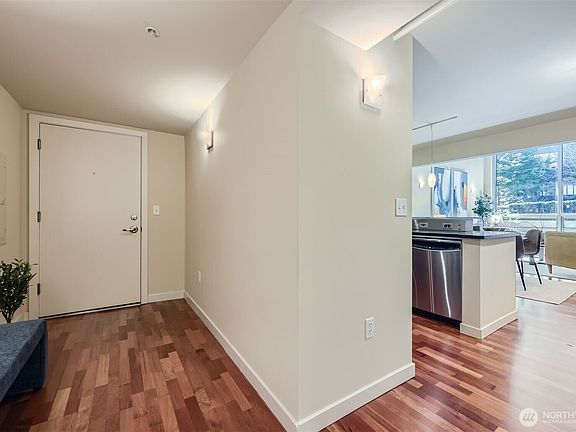 4th image of 3104 Western Avenue #102