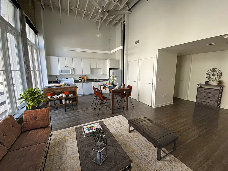 110 Barboro Aly — Photo 8