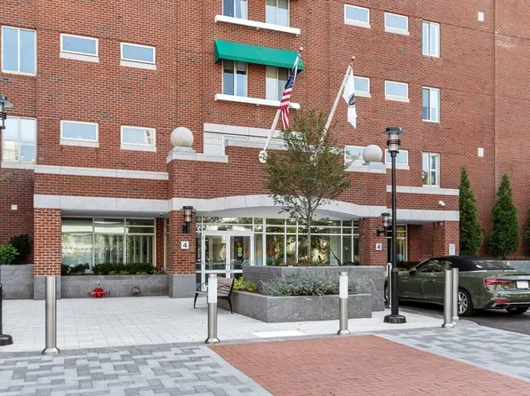 4 Canal Park APT 609, Cambridge, MA 02141