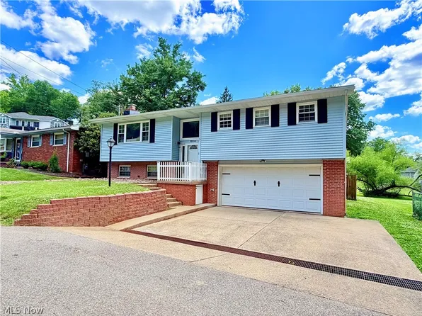 1804 29th St, Vienna, WV 26105